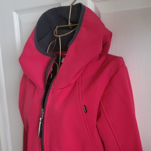 Bench Soft Shell Jacket with Attached Hood - Picture 5 of 10